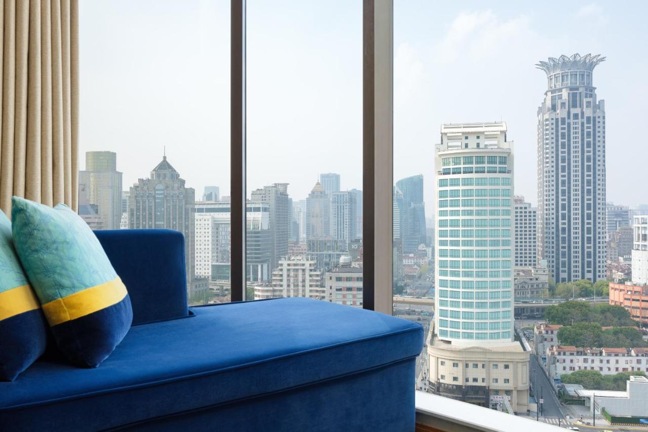 Habitación de 3 camas con vistas a la ciudad