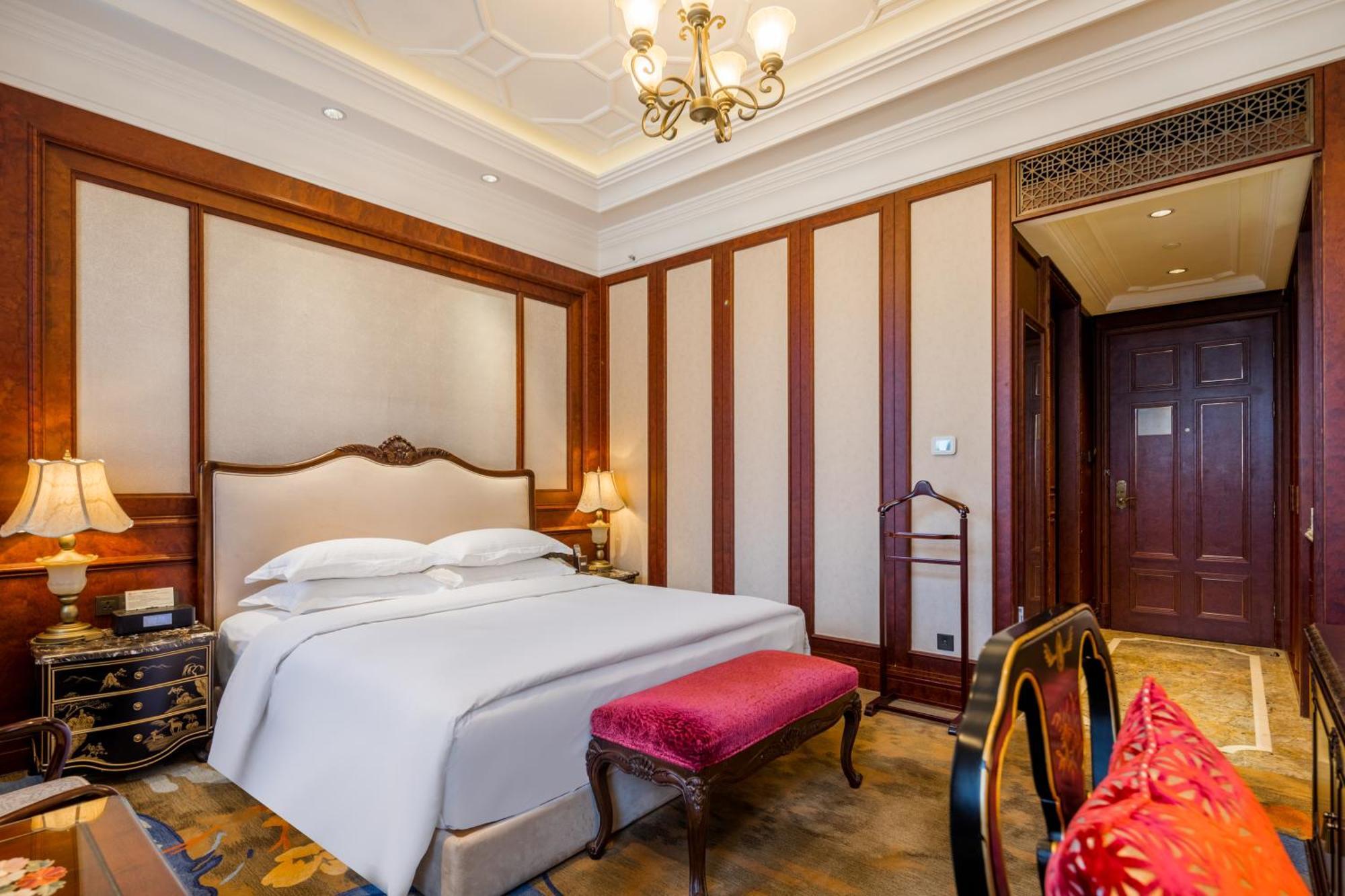 Deluxe Kamer met Queensize Bed en Uitzicht op de Stad