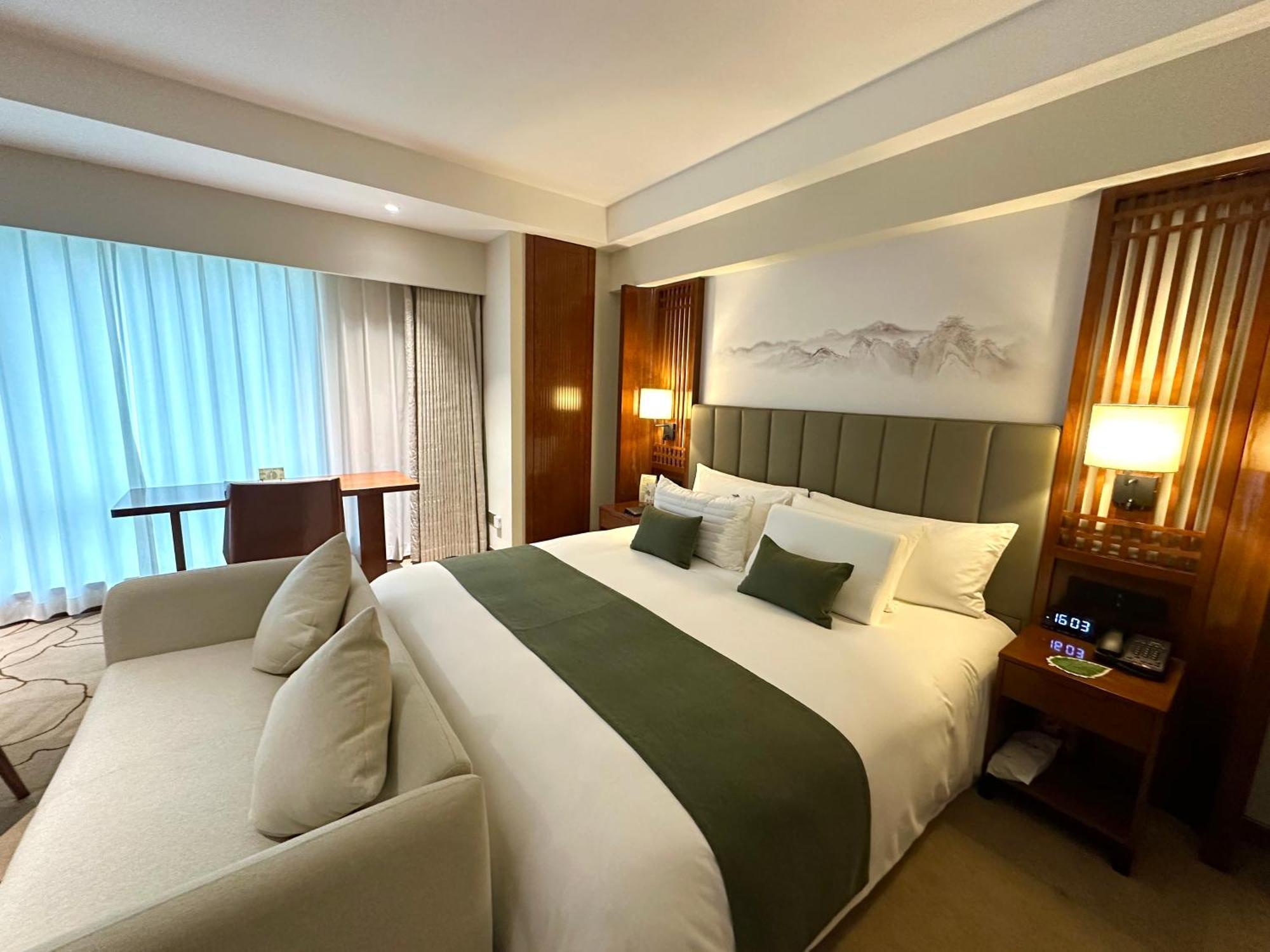 Deluxe King Room,1671880624:JPEG