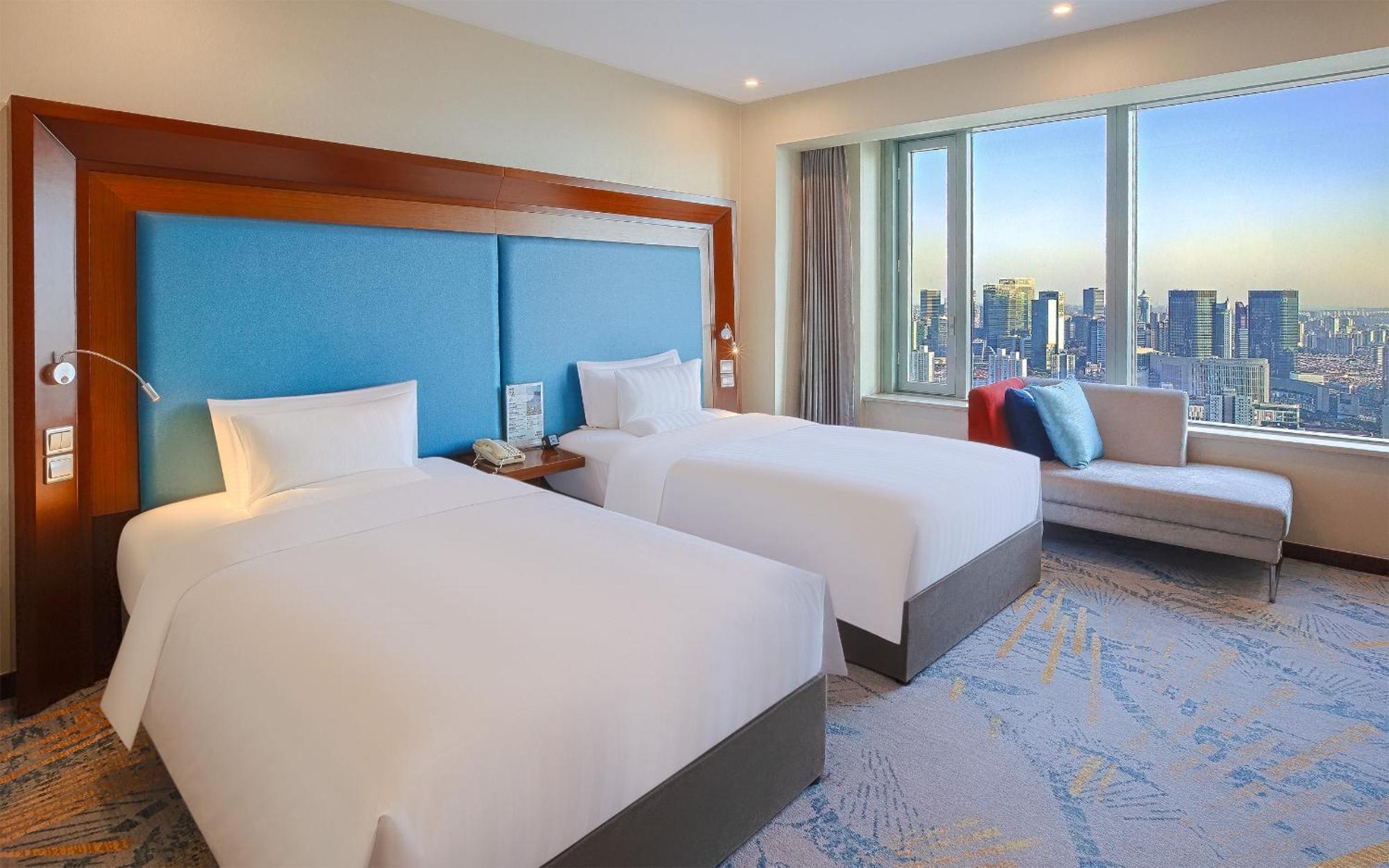 Standard Twin Room - City View, High Floor,1652747207:JPEG
