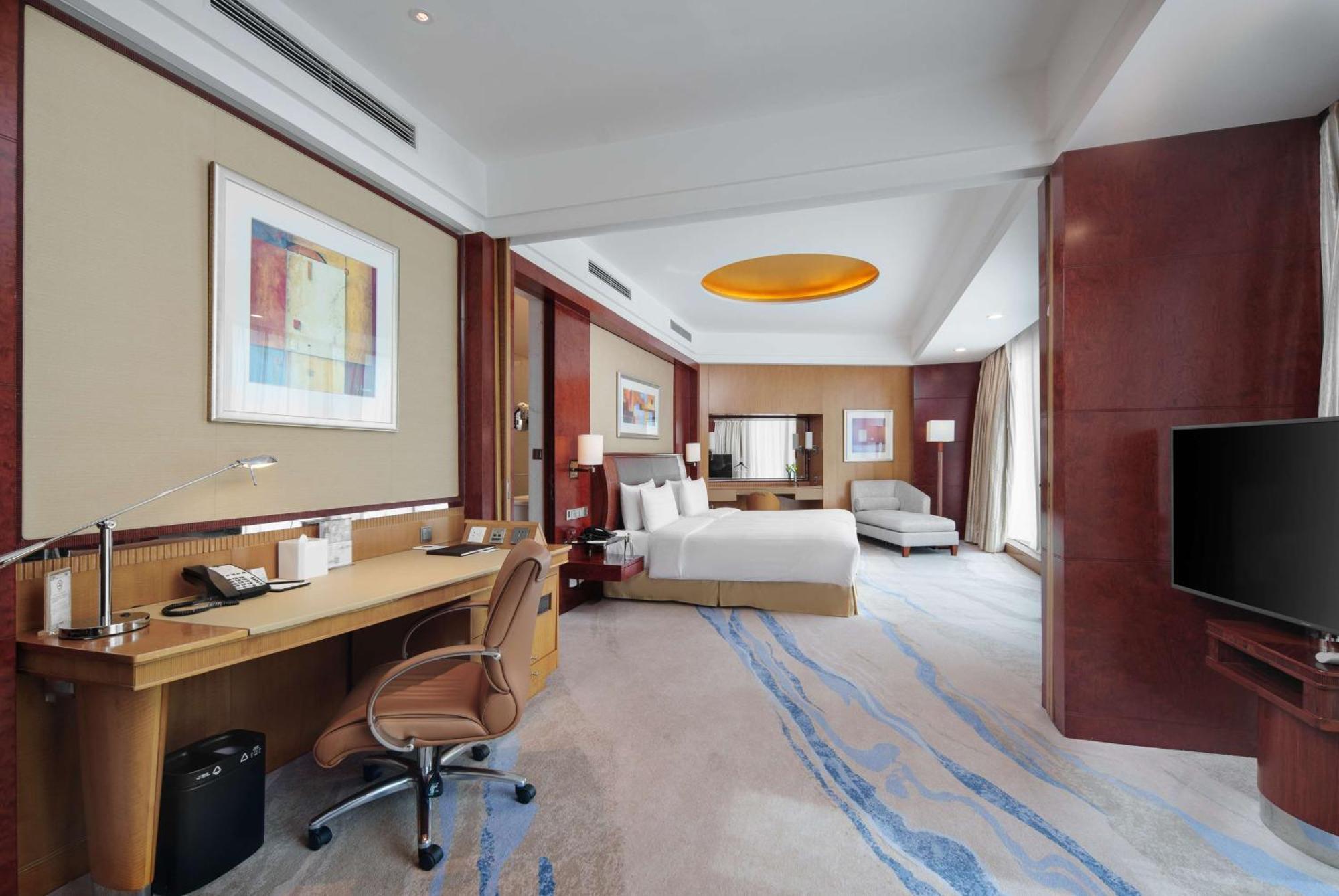 Grand Suite met Kingsize Bed en Uitzicht op de Bund