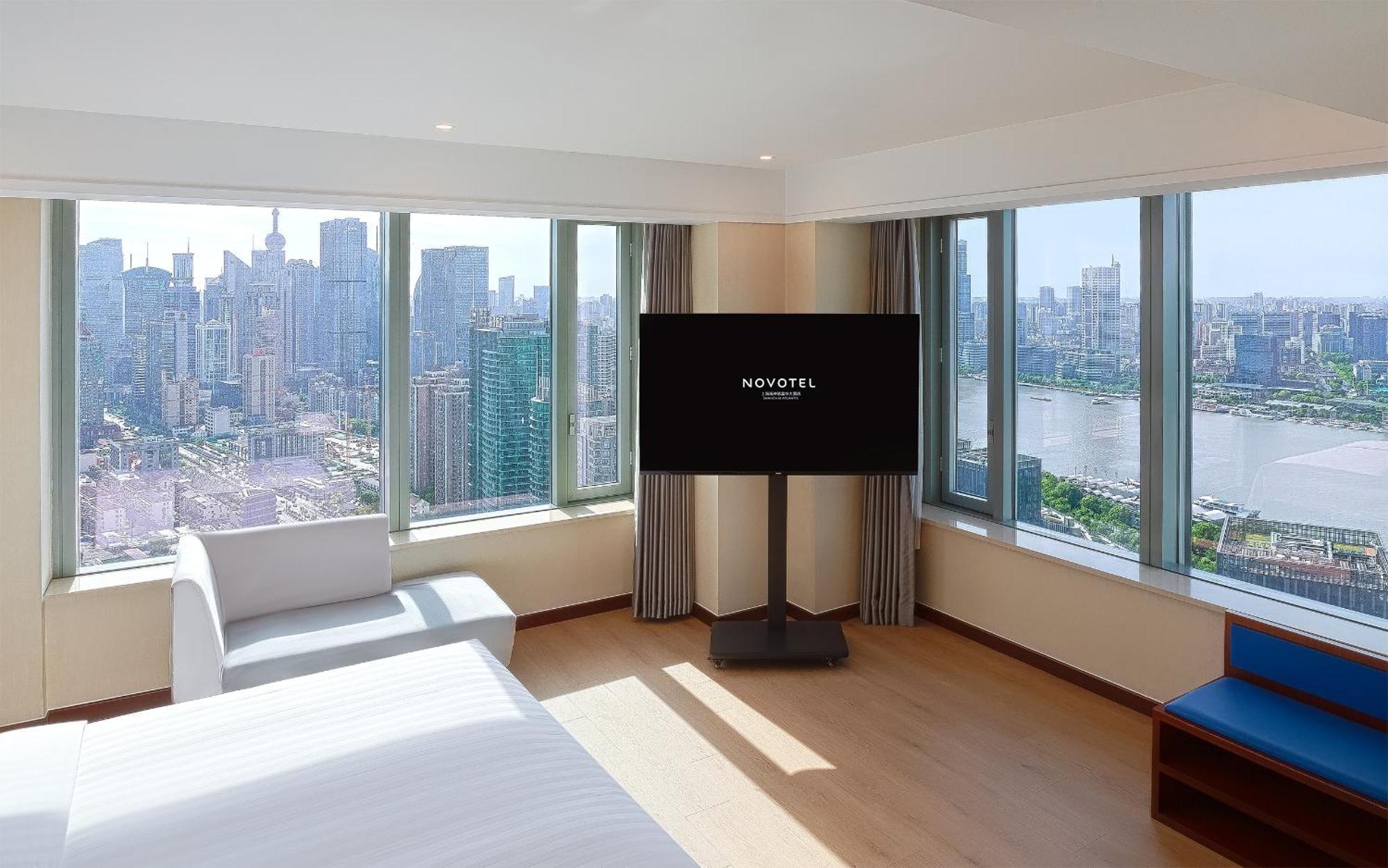 Superior King Room - HuangPu River View, High Floor,1652747207:JPEG